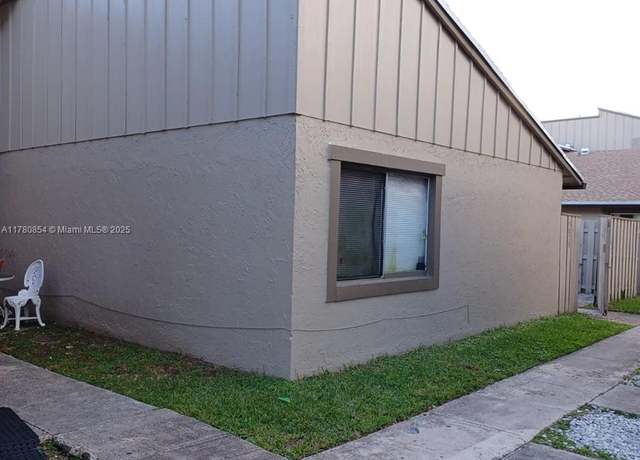 Property at 5820 NW 21st St Unit 39-C, Lauderhill, FL 33313, 2 beds, 1.5 baths