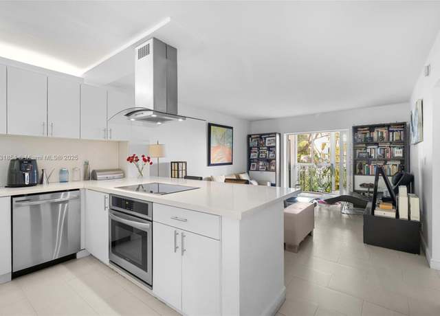 Property at 240 Galen Dr #109, Key Biscayne, FL 33149, 3 beds, 2 baths
