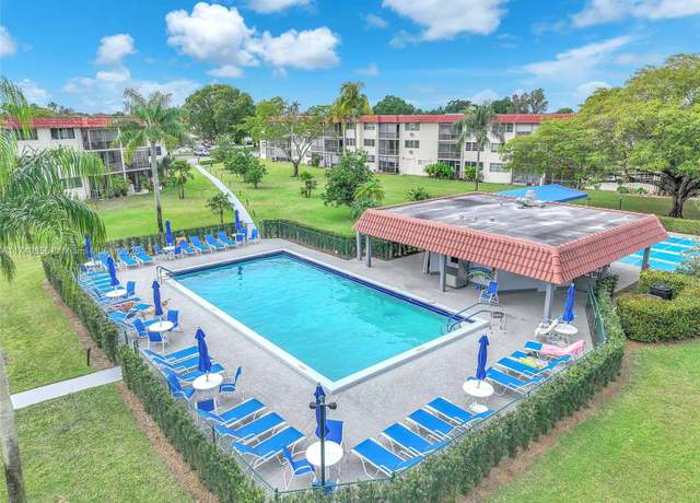 Property at 9720 S Hollybrook Lake Dr #205, Pembroke Pines, FL 33025, 2 beds, 1.5 baths