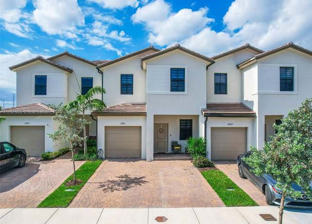 Property at 12816 SW 235th Ter #12816, Homestead, FL 33032, 3 beds, 2.5 baths