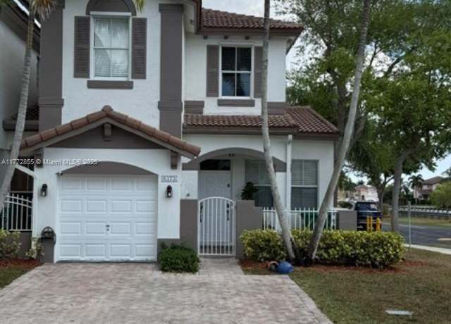 Property at 6373 SW 165th Ave, Miami, FL 33193, 3 beds, 2.5 baths