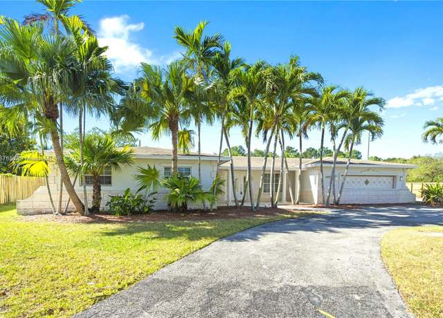 Property at 8920 SW 142nd St, Unincorporated Dade, FL 33176, 4 beds, 4 baths