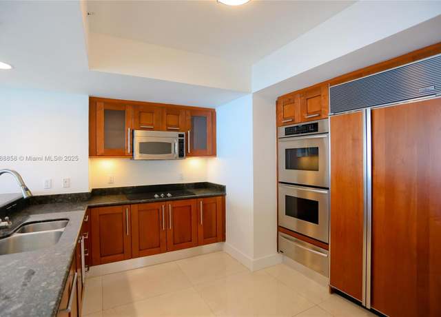 Property at 3301 NE 183rd St #2305, Aventura, FL 33160, 2 beds, 2.5 baths