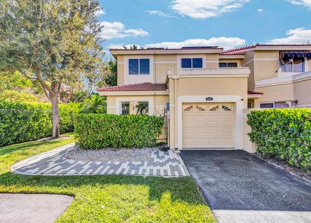 Property at 698 Deer Creek Corona Way, Deerfield Beach, FL 33442, 3 beds, 2.5 baths