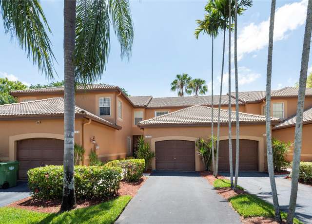 Property at 1606 Veracruz Ln, Weston, FL 33327, 2 beds, 1.5 baths