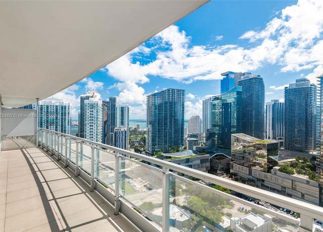 Property at 92 SW 3rd St #3503, Miami, FL 33130, 2 beds, 2.5 baths