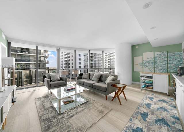 Property at 45 SW 9th St #2608, Miami, FL 33130, 2 beds, 2 baths