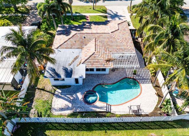 Property at 2201 NE 52nd St, Fort Lauderdale, FL 33308, 3 beds, 2 baths