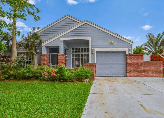 Property at 8663 Spring Valley Dr, Boynton Beach, FL 33472, 3 beds, 2 baths