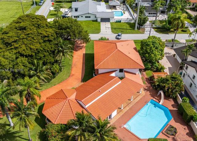 Property at 8390 SW 2nd St, Miami, FL 33144, 5 beds, 6 baths