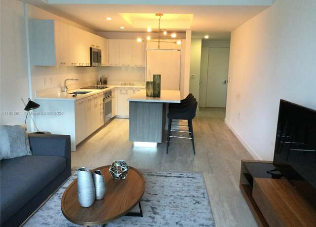 Property at 55 SW 9th St #1905, Miami, FL 33130, 1 bed, 2 baths