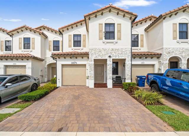 Property at 24676 SW 119th Ct, Homestead, FL 33032, 4 beds, 2.5 baths