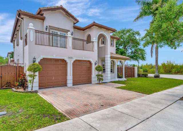 Property at 16674 SW 61st Ln, Miami, FL 33193, 5 beds, 3 baths