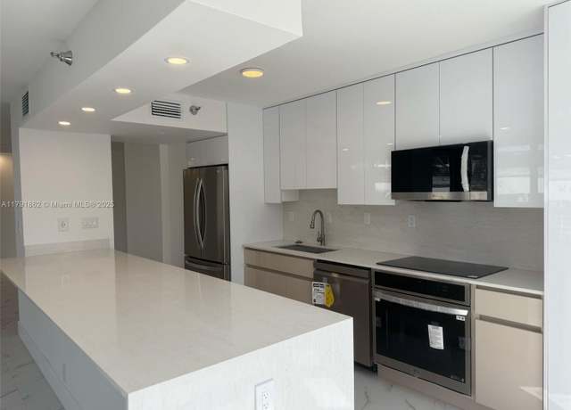 Property at 19101 NE 36th Ct #206, Aventura, FL 33180, 2 beds, 2 baths