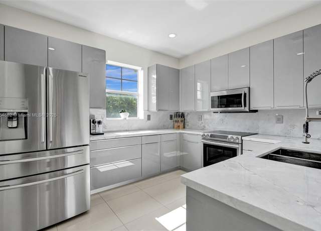 Property at 1033 NE 17th Way #1904, Fort Lauderdale, FL 33304, 3 beds, 3.5 baths