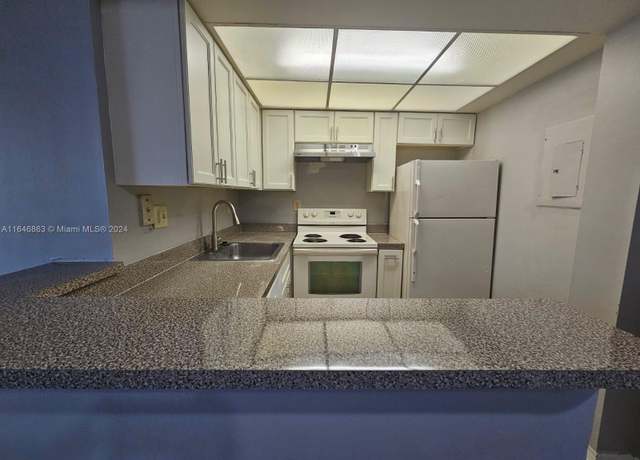 Property at 734 Executive Center Dr #32, West Palm Beach, FL 33401, 2 beds, 2 baths