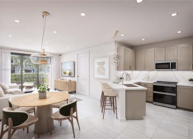 Property at 6092 Barbara Cir, Naples, FL 34112, 3 beds, 2.5 baths