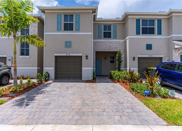 Property at 814 SE 19th St #814, Homestead, FL 33034, 3 beds, 2.5 baths