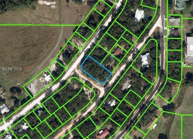 Property at 3006 N Cambridge Rd, Sebring, FL 33825