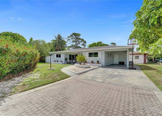 Property at 651 E Evanston Cir, Fort Lauderdale, FL 33312, 3 beds, 2 baths