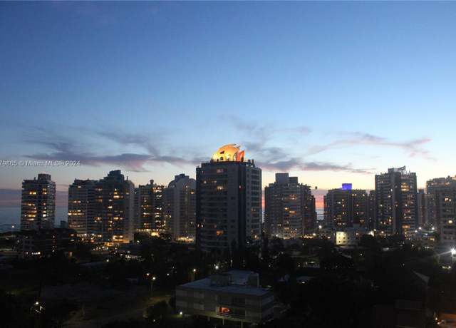 Property at 1000 Brickell Plz #3112, Miami, FL 33131, 2 beds, 2.5 baths