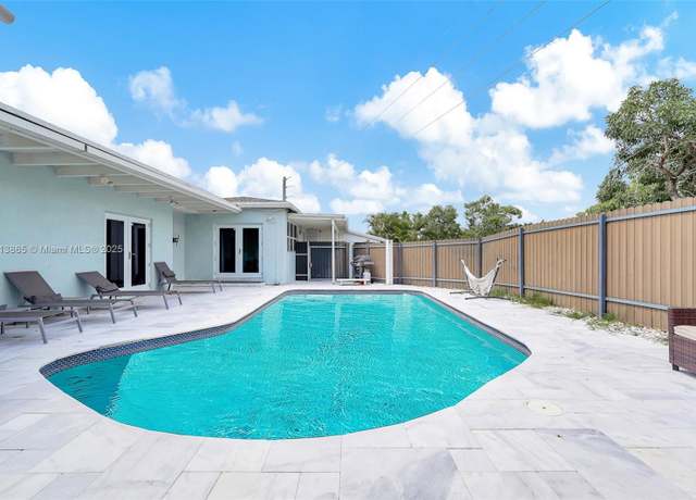 Property at 1013 S 24th Ave, Hollywood, FL 33020, 3 beds, 2.5 baths