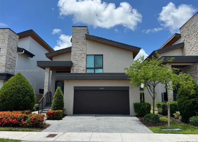 Property at 10240 NW 76th Ter, Doral, FL 33178, 4 beds, 4 baths