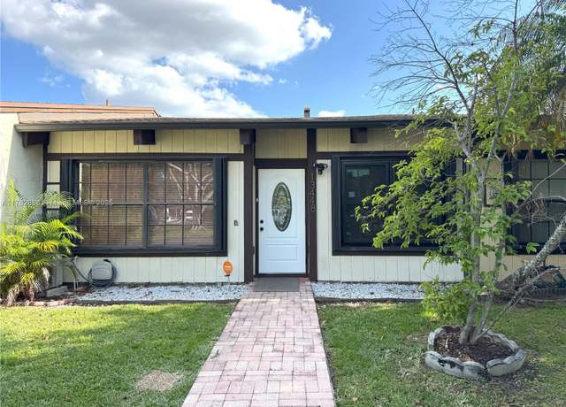 Property at 13448 SW 102 Ln, Miami, FL 33186, 2 beds, 2 baths