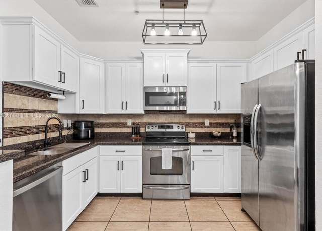 Property at 151 SW 7th Ct, Pompano Beach, FL 33060, 3 beds, 2.5 baths