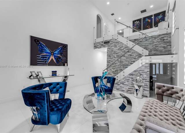 Property at 15680 SW 12th Ter, Miami, FL 33194, 5 beds, 3.5 baths