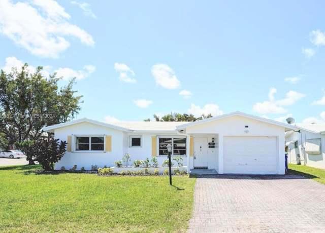 Property at 300 NW 28th Ct, Pompano Beach, FL 33064, 2 beds, 2 baths
