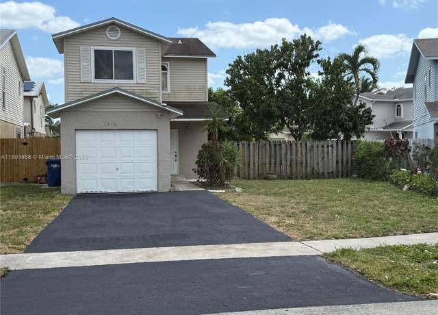 Property at 5510 NW 22nd St, Lauderhill, FL 33313, 3 beds, 2.5 baths