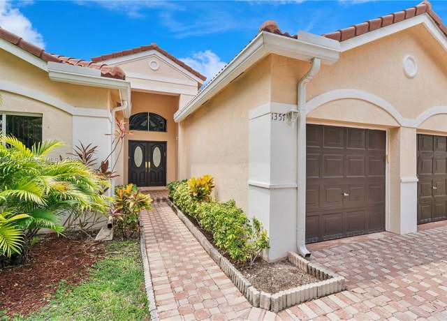 Property at 1357 Camellia Ln, Weston, FL 33326, 4 beds, 3 baths