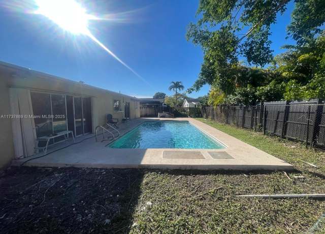 Property at 7630 SW 94th Ave, Miami, FL 33173, 3 beds, 2 baths