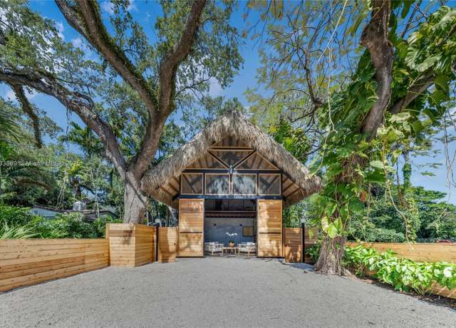 Property at 1000 NW 9th Ct, Miami, FL 33136, 4 beds, 5 baths
