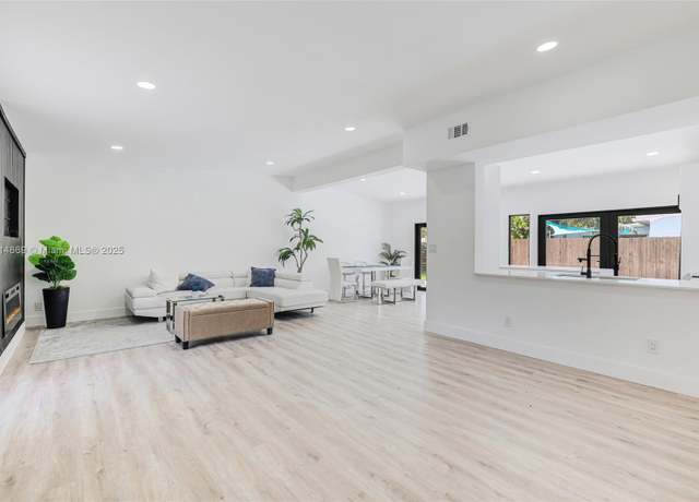 Property at 3105 SW 16th St, Fort Lauderdale, FL 33312, 3 beds, 2 baths