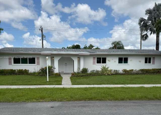 Property at 1650 SW 71st Pl, Miami, FL 33155, 3 beds, 3 baths