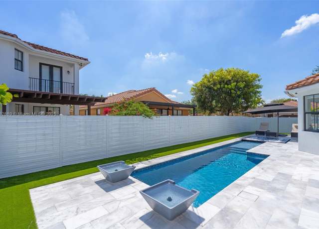 Property at 1005 NW 100 Ave, Miami, FL 33172, 4 beds, 3 baths