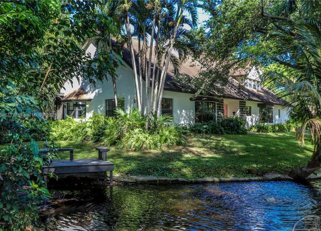 Property at 4451 SW 102nd Ave, Davie, FL 33328, 5 beds, 4 baths