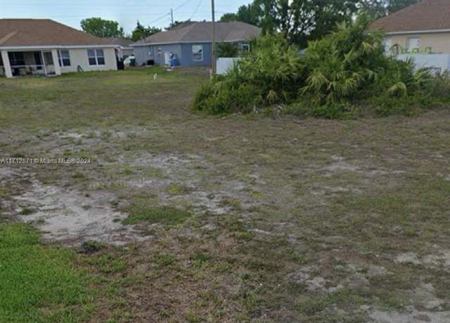 Property at 2622 Ne 2nd Pl, Cape Coral, FL 33909