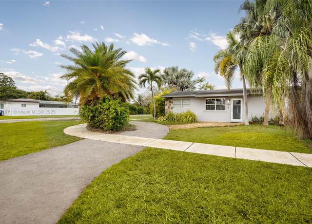 Property at 17275 SW 302nd St, Homestead, FL 33030, 3 beds, 3 baths