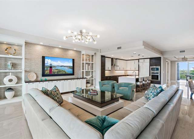 Property at 2700 Donald Ross Rd #402, Palm Beach Gardens, FL 33410, 2 beds, 2.5 baths