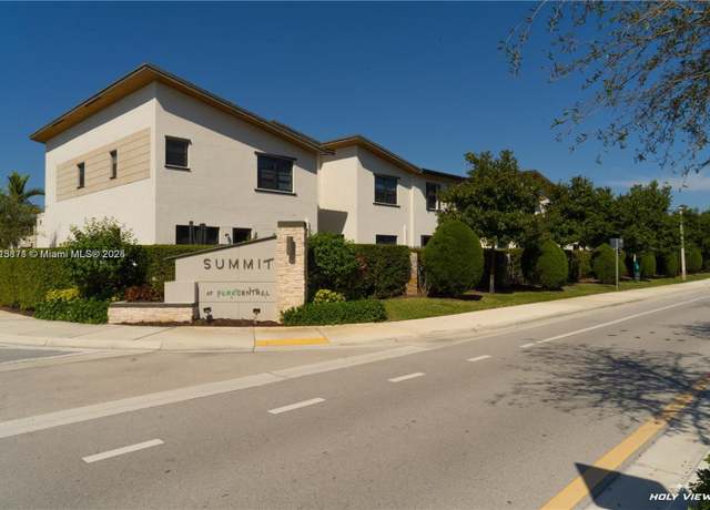 Property at 10435 NW 79th Ter, Doral, FL 33178, 3 beds, 2.5 baths