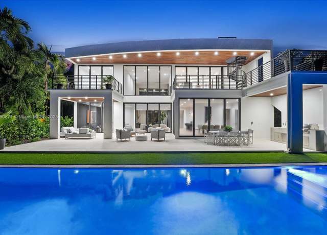 Property at 112 W Palm Midway, Miami Beach, FL 33139, 5 beds, 5.5 baths