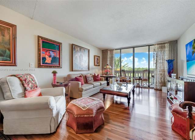 Property at 90 Edgewater Dr #501, Coral Gables, FL 33133, 2 beds, 2.5 baths