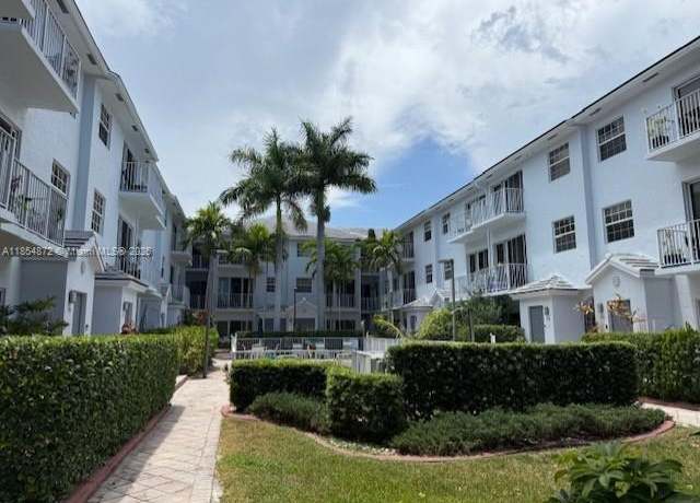 Property at 2725 NE 8th Ave, Wilton Manors, FL 33334, 3 beds, 3 baths