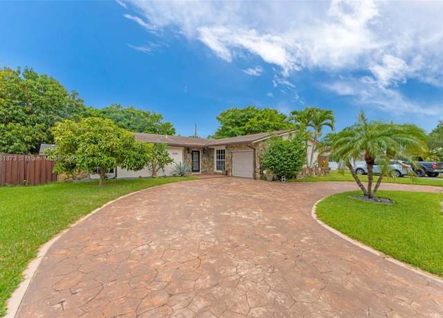 Property at 10600 SW 199th St, Cutler Bay, FL 33157, 3 beds, 2 baths
