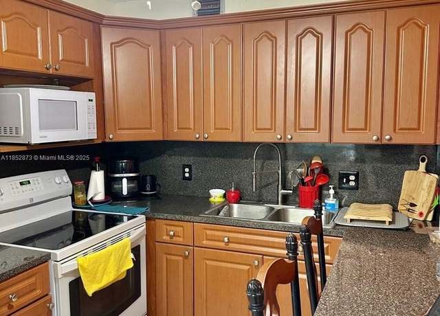 Property at 13355 SW 9th Ct Unit 313H, Pembroke Pines, FL 33027, 2 beds, 1.5 baths