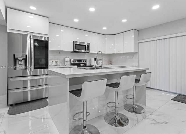 Property at 7140 W 2nd Way #7140, Hialeah, FL 33014, 2 beds, 2.5 baths