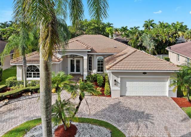 Property at 1807 Victoria Pointe Cir, Weston, FL 33327, 4 beds, 3 baths